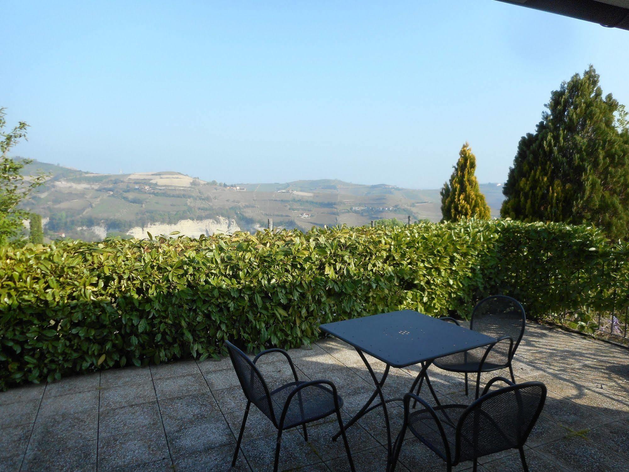 Agriturismo Cascina Serra Cossano Belbo Exterior foto